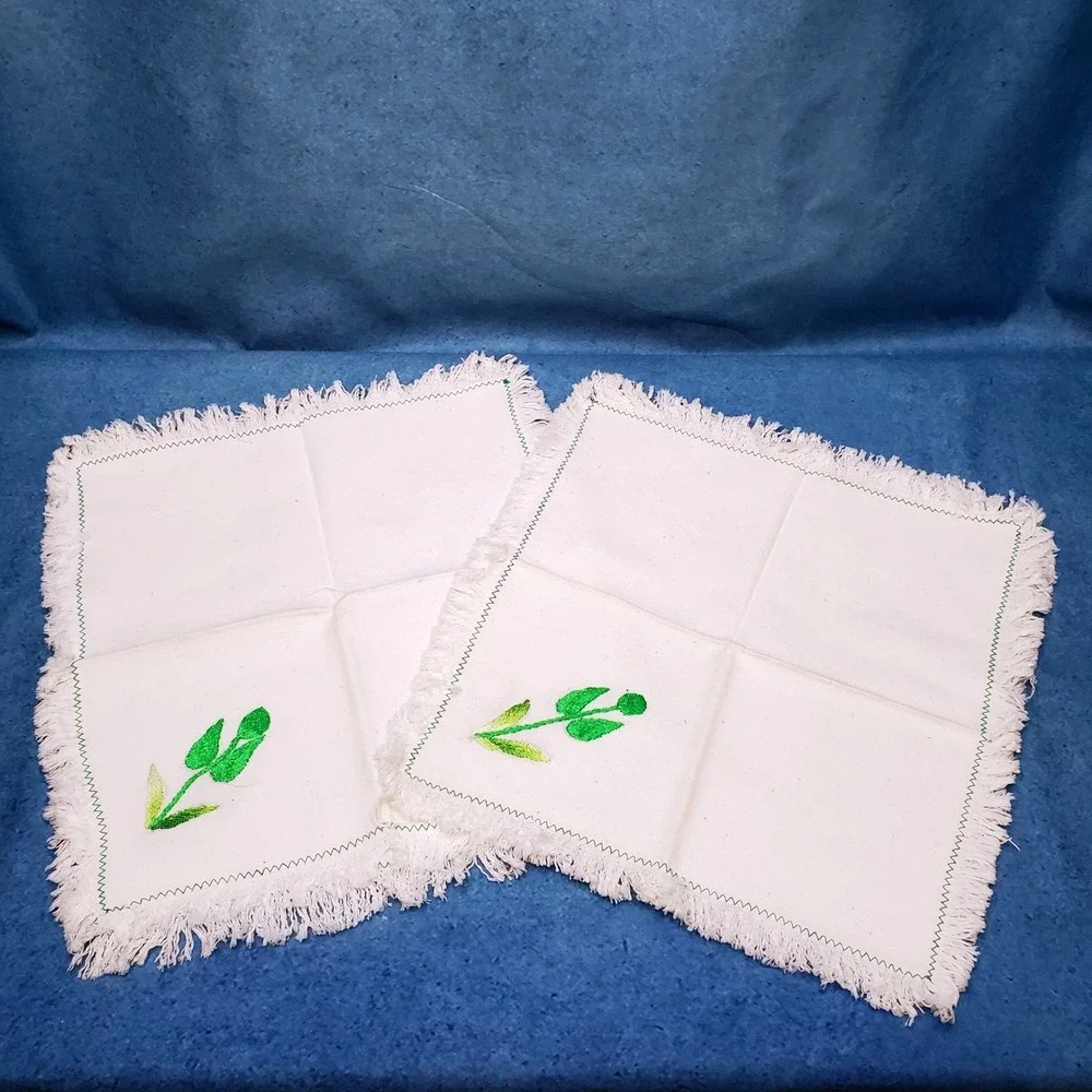 Vintage White Napkins Set of‎ 2 Green Leaf Embroidery Fringed Edge Cocktail MCM
